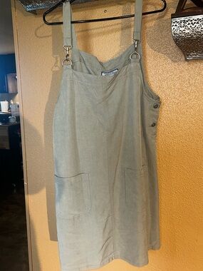 Sleeveless Utility Pinafore Dress in Light Olive
